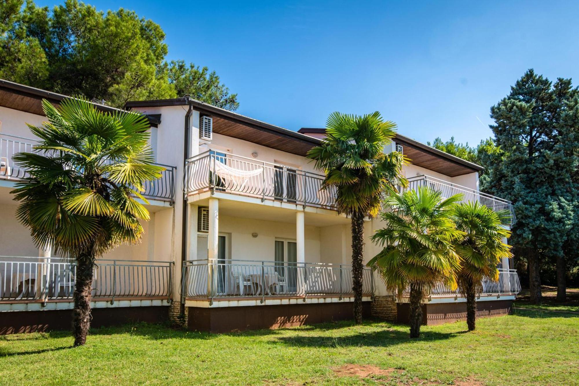 Ai Pini Medulin Resort Екстер'єр фото