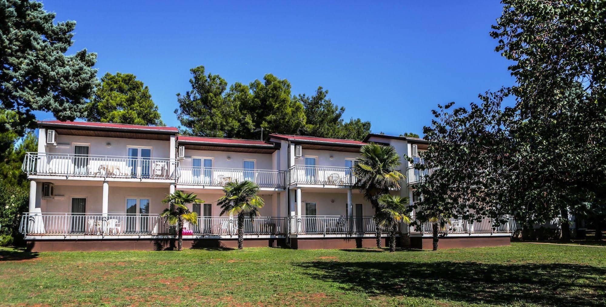 Ai Pini Medulin Resort Екстер'єр фото
