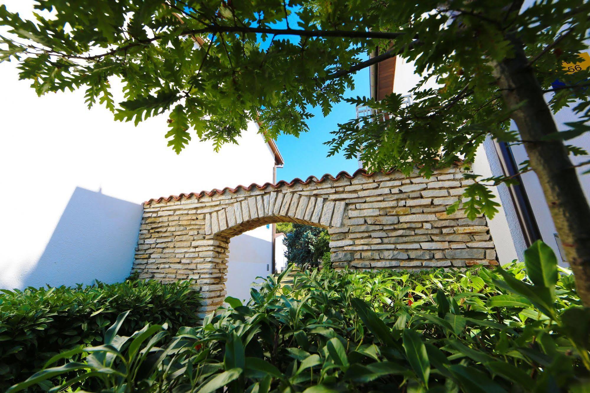 Ai Pini Medulin Resort Екстер'єр фото