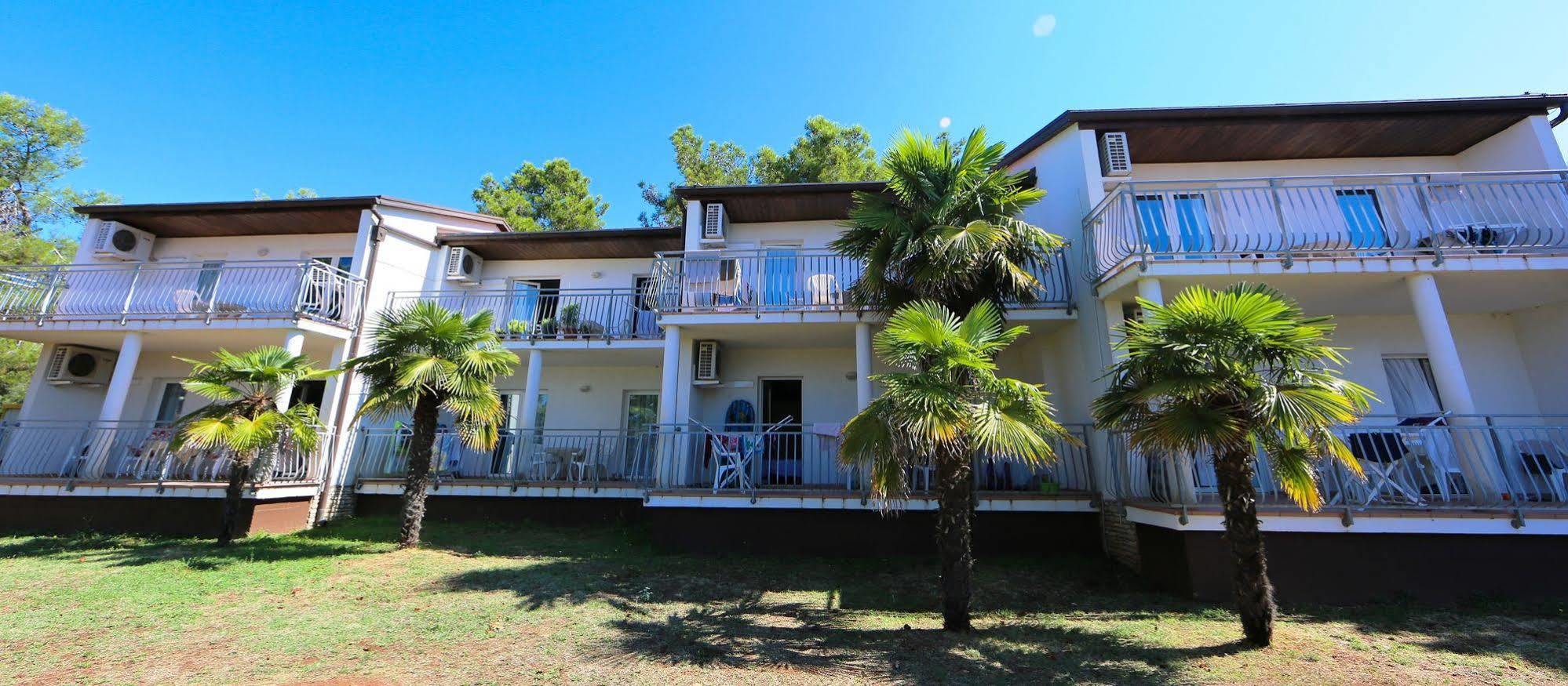 Ai Pini Medulin Resort Екстер'єр фото